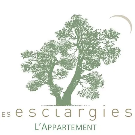 Des Esclargies شقة
